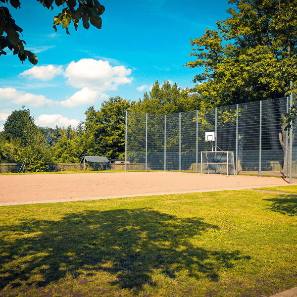Schulhof Bolzplatz