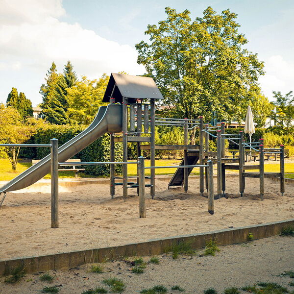 Schulhof Spielplatz